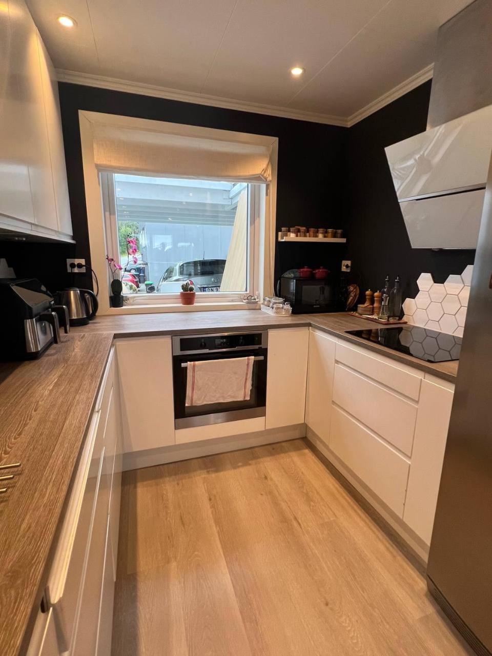 Appartement Sunny Gateaway In Lerstad, Suitable For Two Guests Ålesund